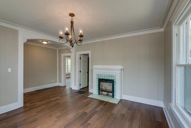 Foto del edificio - 2 Bed, 1 Bath East Nashville Home