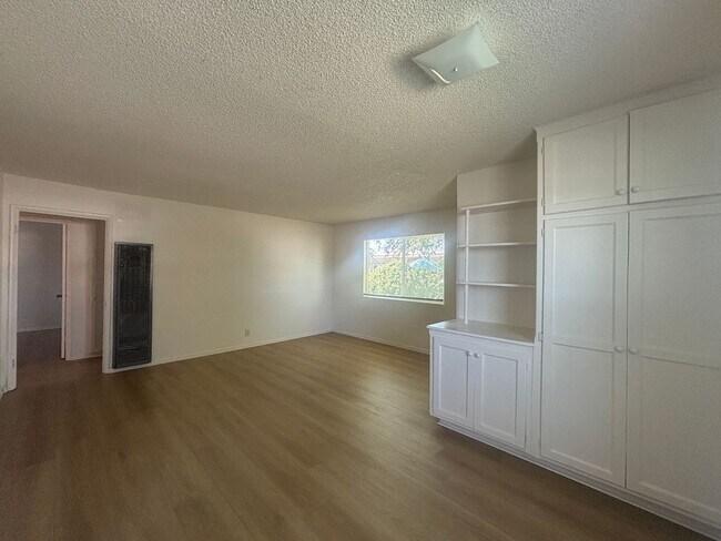 Foto del edificio - 45309 10th St W