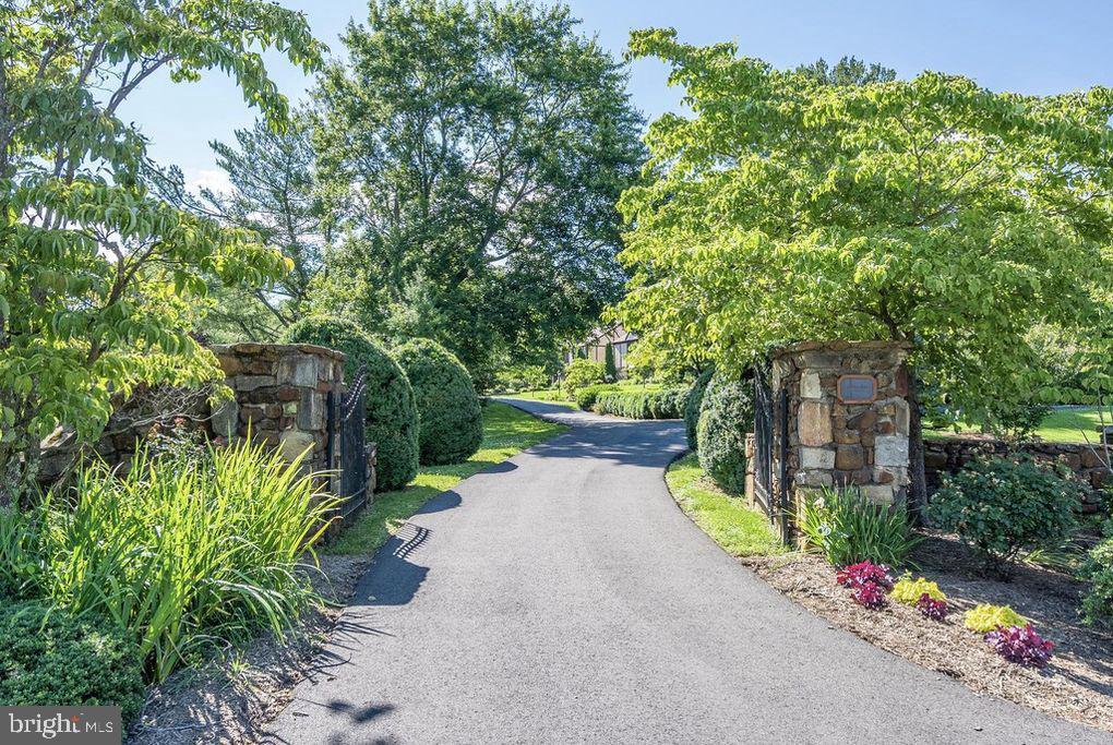 Primary Photo - 7138 Leeton Ridge Rd