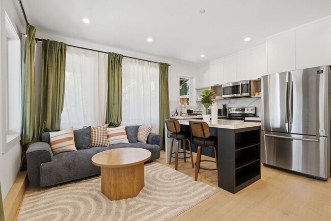 Foto del edificio - 4321 Edison St