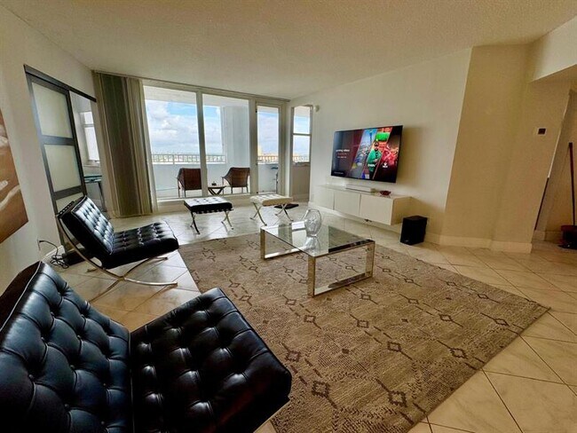 Foto del edificio - 1340 S Ocean Blvd