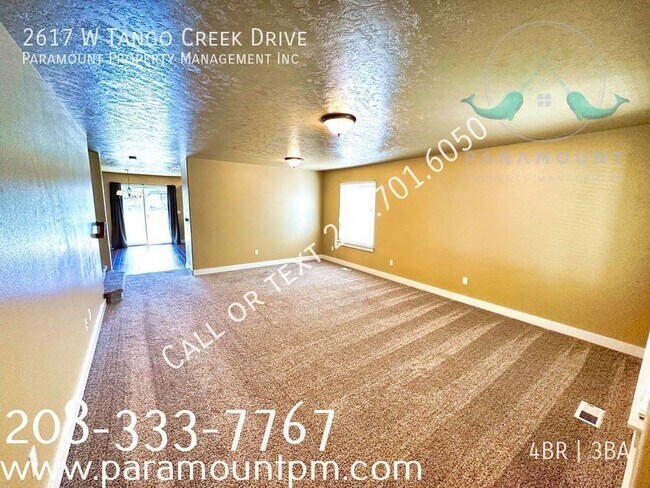 Building Photo - Close to community pool! 4 bedroom home in...