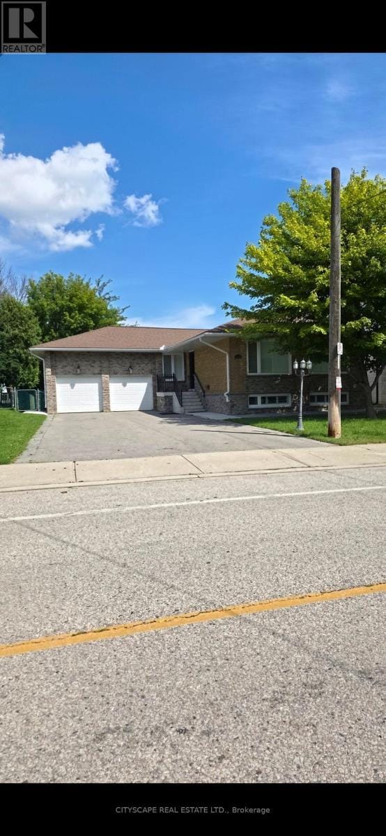 Building Photo - 2543 Rugby Rd