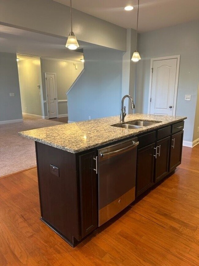 Foto del edificio - 103 Clovis Ct