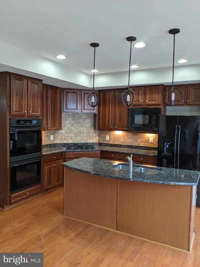 Building Photo - 42467 Redstone Terrace