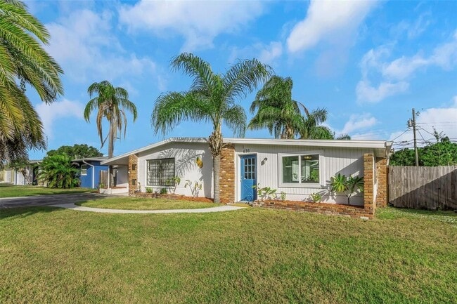 Photo - 676 Orangewood Dr House