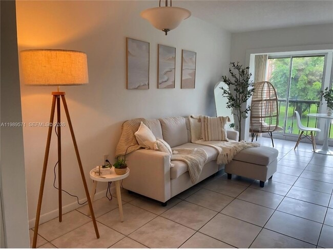 Photo - 9405 W Flagler St Apartment