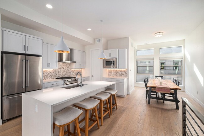 Spacious 3-Bedroom Townhome in the Heart o... - Spacious 3-Bedroom Townhome in the Heart o...