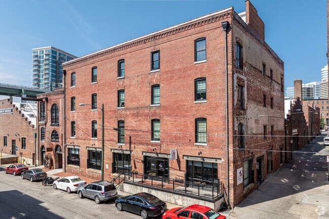 Building Photo - Smokehouse Lofts