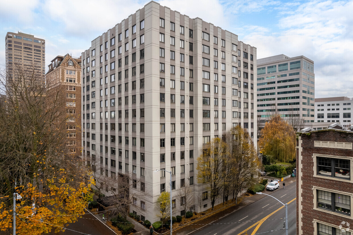 Exterior - The Decatur Condominiums