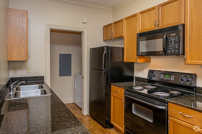 1BR, 1BA - 766SF - City Heights at the Dutchtown