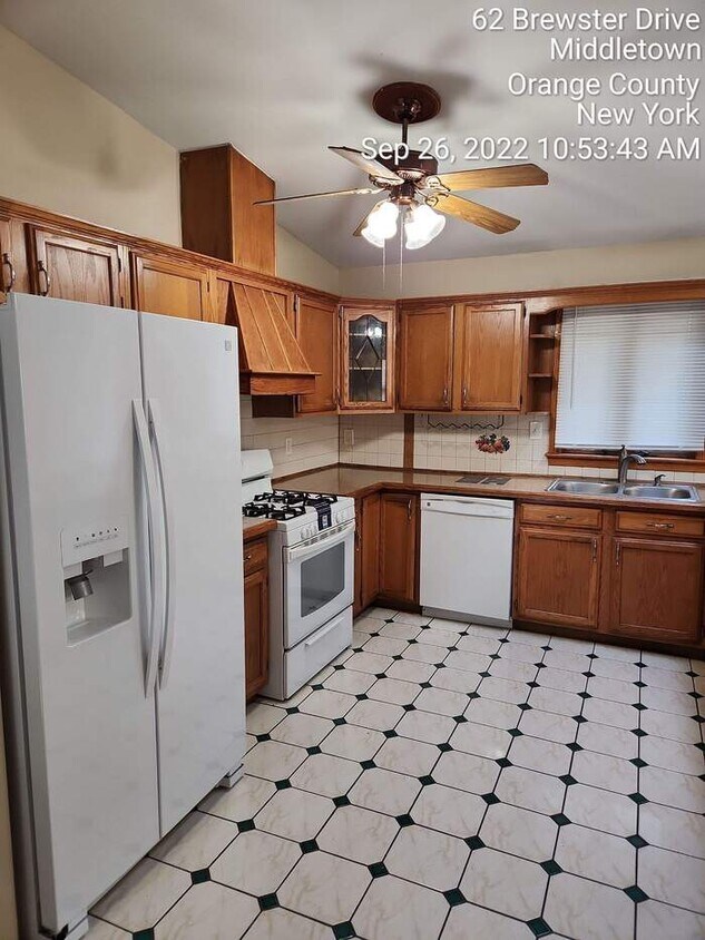 Building Photo - NOW AVAILABLE! 62 Brewster Dr, Middletown,...
