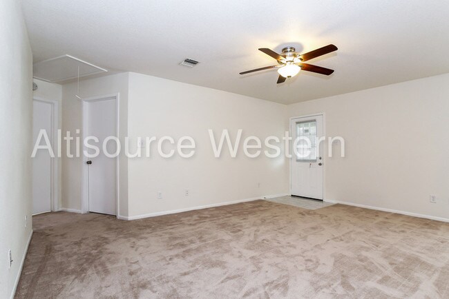 Building Photo - 11494 Persimmon St