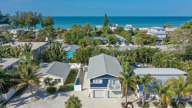 Building Photo - 3008 Gulf Dr