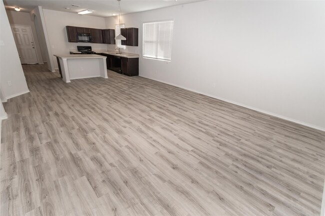 Foto del edificio - 21630 Tea Tree Olive Pl