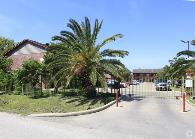 Building Photo - Royal Garden Apartments