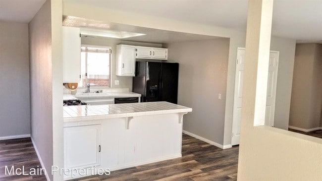 Building Photo - 3 br, 2 bath House - 1360 Palomar Pl