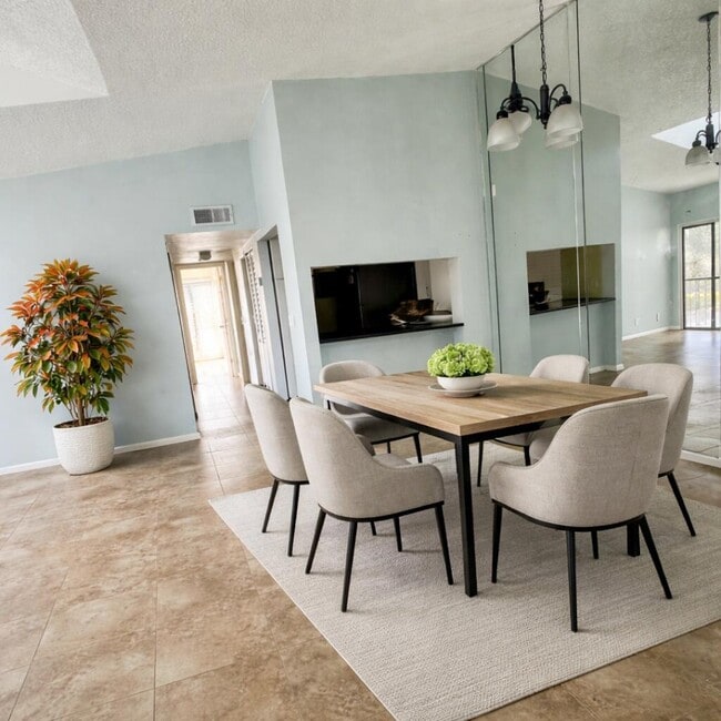 Foto del edificio - 1007 Green Pine Blvd