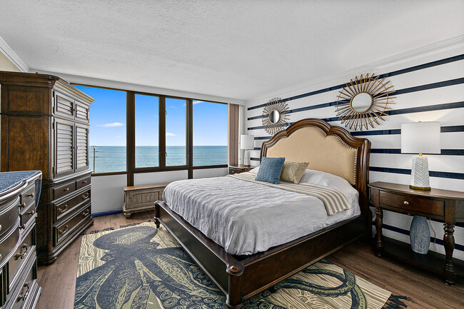 Foto del edificio - 3580 S Ocean Shore Blvd