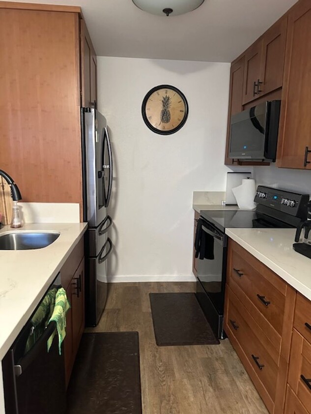 Primary Photo - Furnished Southpointe unit