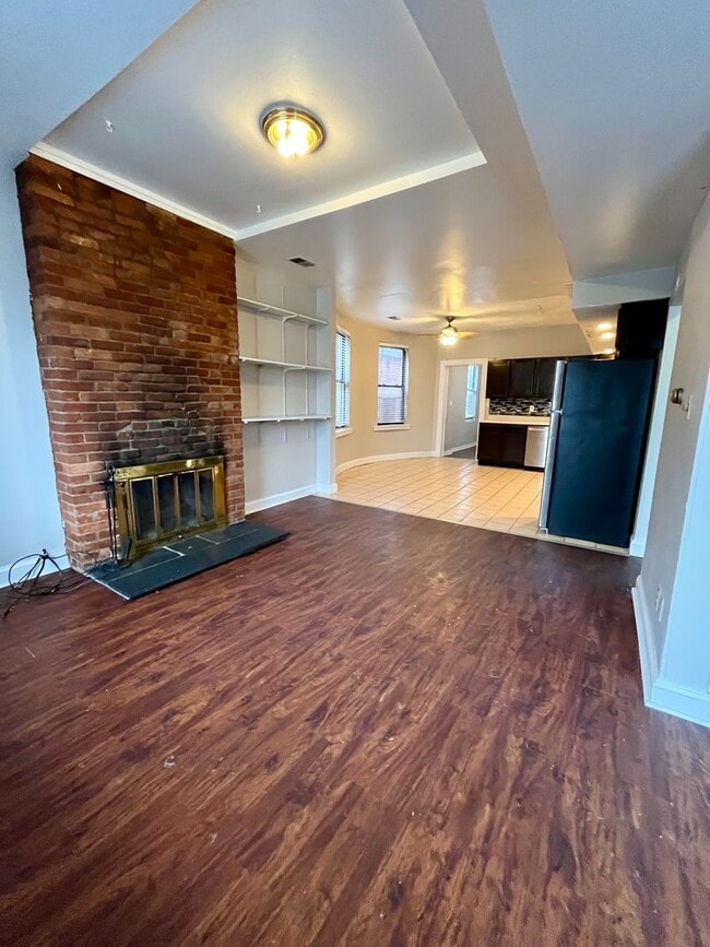 *** Shadyside Duplex Apartment * Pet Friendly * Spacious & Renovated * Available Now * Modern Fin... - *** Shadyside Duplex Apartment * Pet Friendly * Spacious & Renovated * Available Now * Modern Fin...