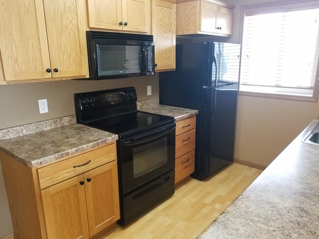New appliances - 875 Bahls Dr