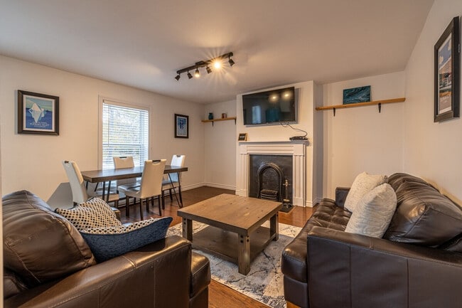 Building Photo - 59 Military Rd