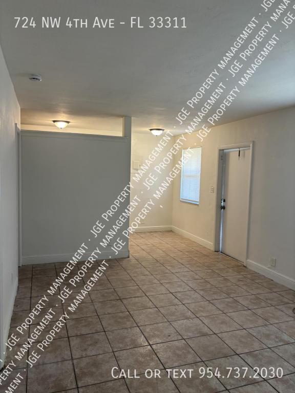 Foto del edificio - 724 NW 4th Ave