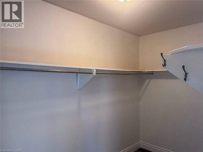 Building Photo - 375 Blue Lake Rd