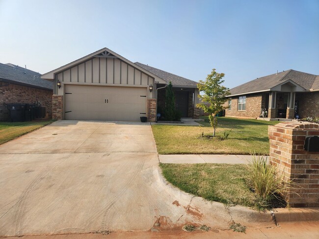 Building Photo - Mustang School District Home near HWY 152