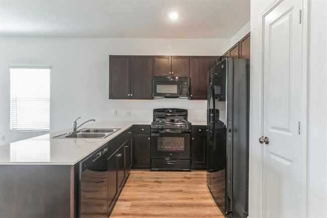 Foto del edificio - 2808 Schwartz Ln