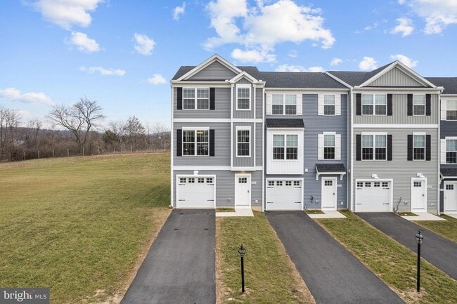 Building Photo - 2051 Ter Vw Ln