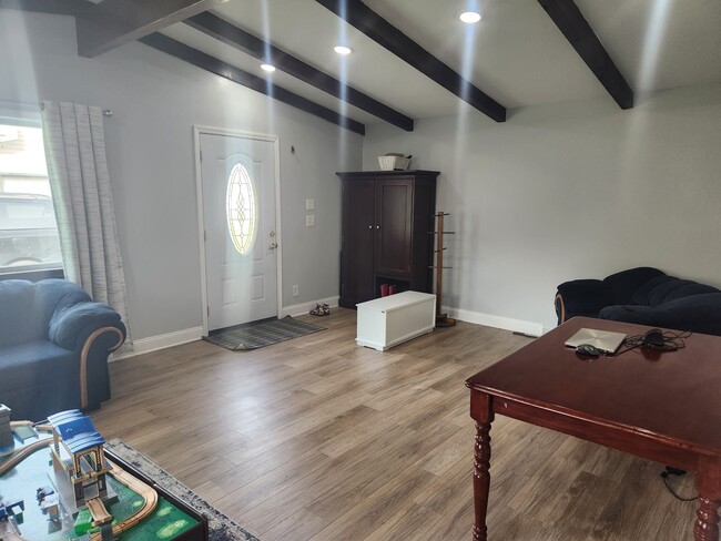 Building Photo - 3818 Rice Ave