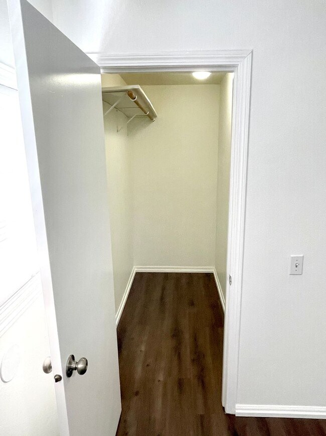 Foto del edificio - Centennial Neighborhood Fully Remodeled Ranch Home, Secluded Location, Spacious Yard