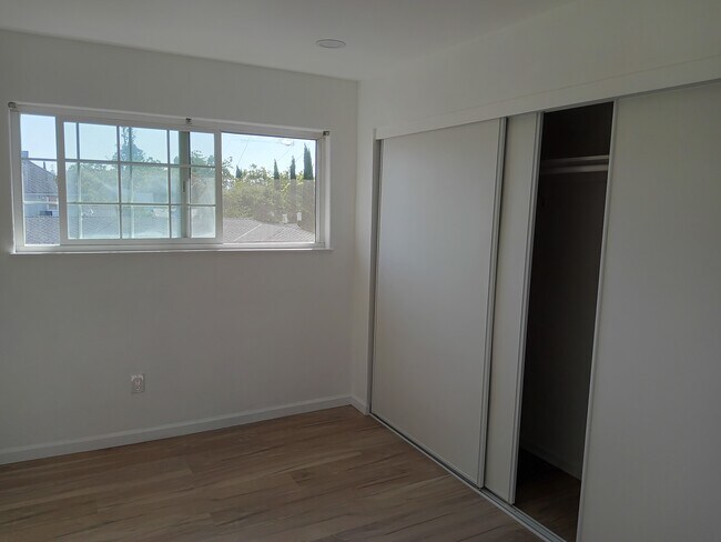Foto del edificio - 48 Lester Ave