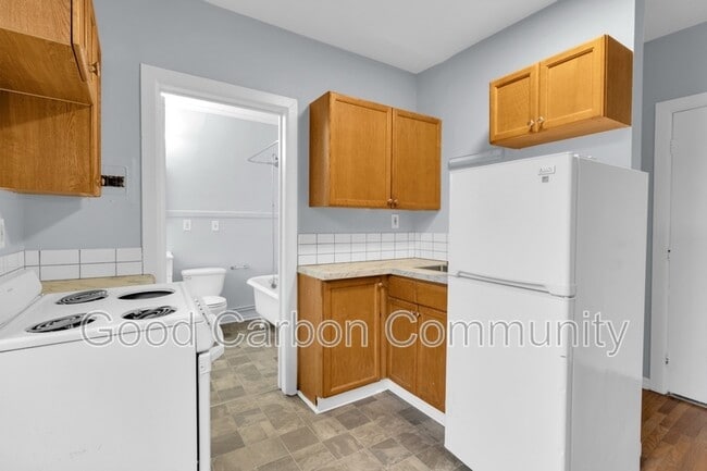 Building Photo - 131 Allen St