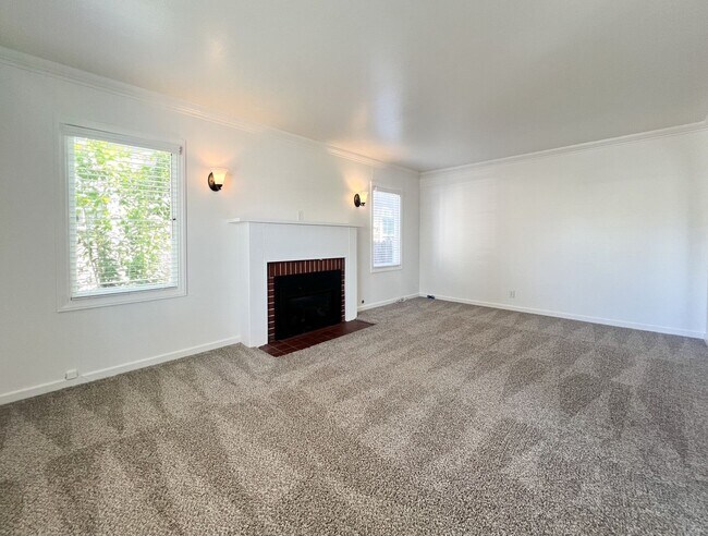 Building Photo - Absolutely Charming Two Bedroom Napa Home