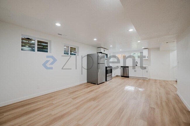 Foto del edificio - Unit B