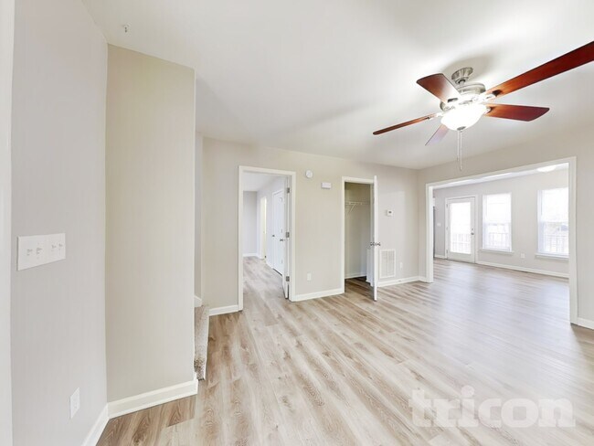 Foto del edificio - 4900 Valley Trail Ct