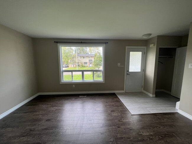 Building Photo - Denne Crescent Townhouse