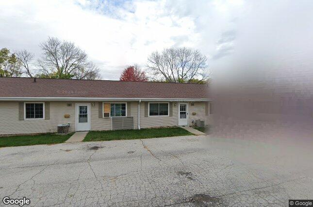 Primary Photo - 214 NW Chapel Dr