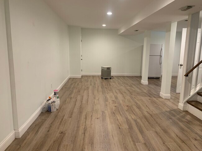 Building Photo - 9 Sorrel Dr