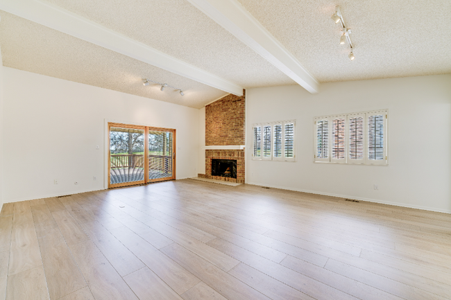 Foto del edificio - 356 Blue Windsor Ln