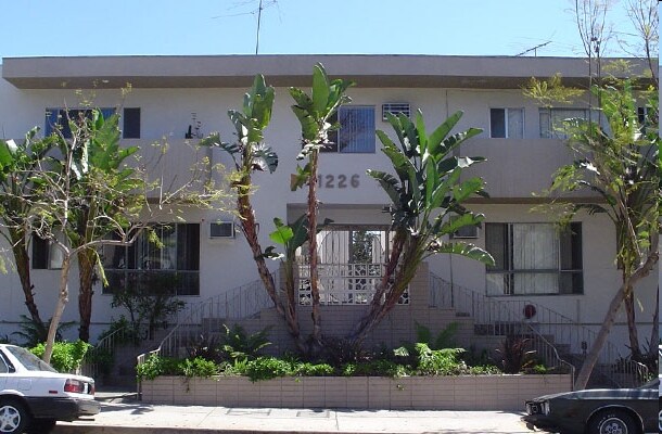 Foto del edificio - 1226 N Fuller