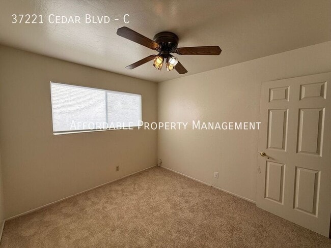 Foto del edificio - 37221 Cedar Blvd