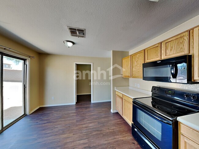Foto del edificio - 16002 W Jackson St