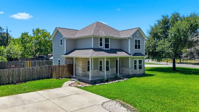 Building Photo - 1322 Milner Dr