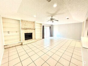 Building Photo - 1401 Somerset Dr
