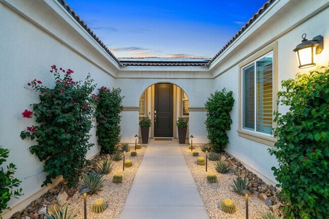 Foto del edificio - 4 Bedroom Single Family Home With Pool in ...