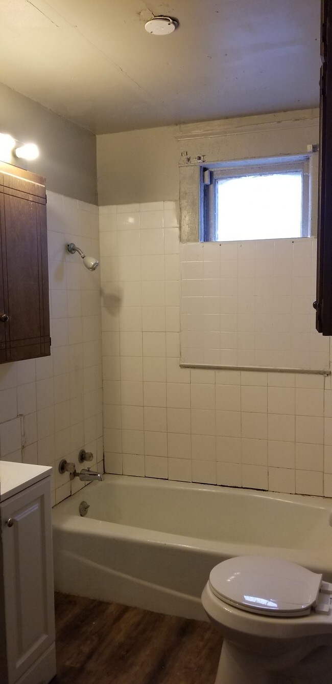 Building Photo - 2114 S Buchanan St